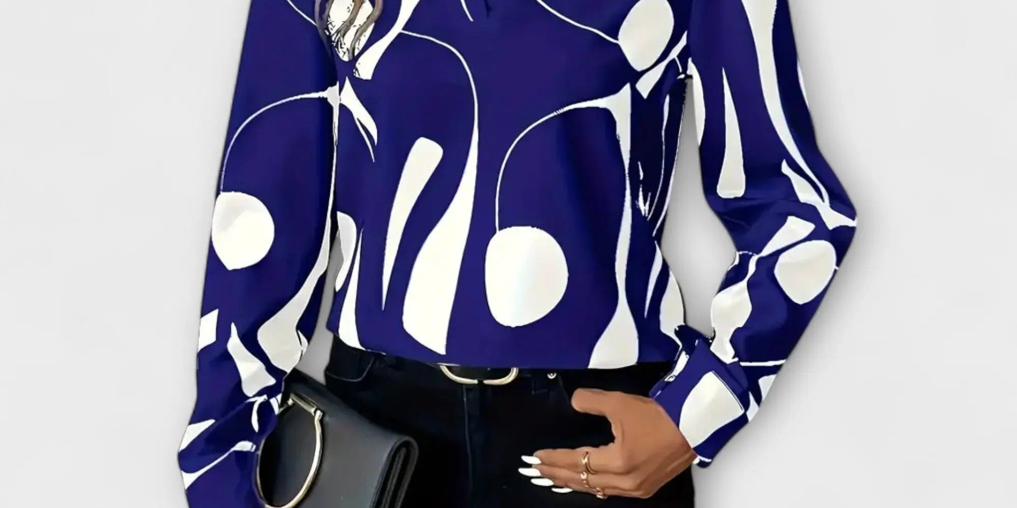 Beatriz | Elegant long-sleeved blouse with V-neck