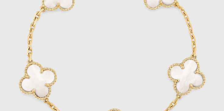 Clover Motif Bracelet with Elegance in Gold Plating