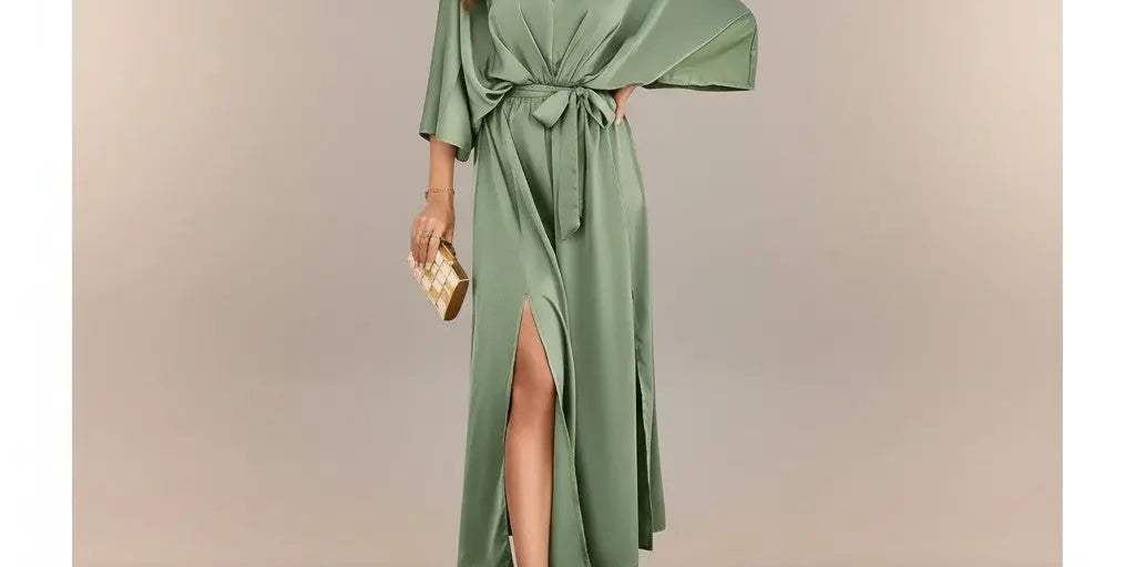 Penélope - Long Evening Dress with V-Neck