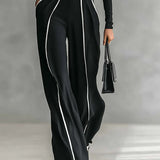 Carmen | Elegant set with contrast detail