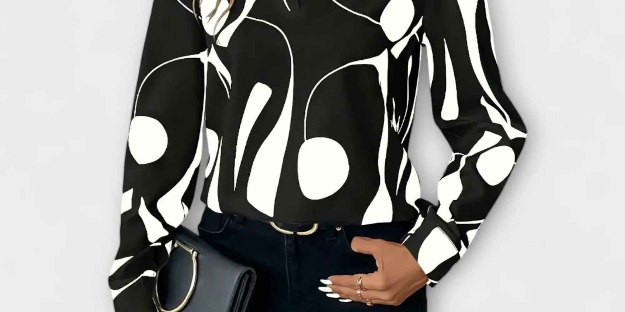 Beatriz | Elegant long-sleeved blouse with V-neck