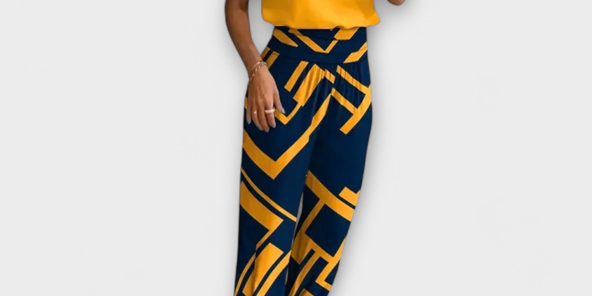 Irmelin – Elegant Set with Top and Trousers