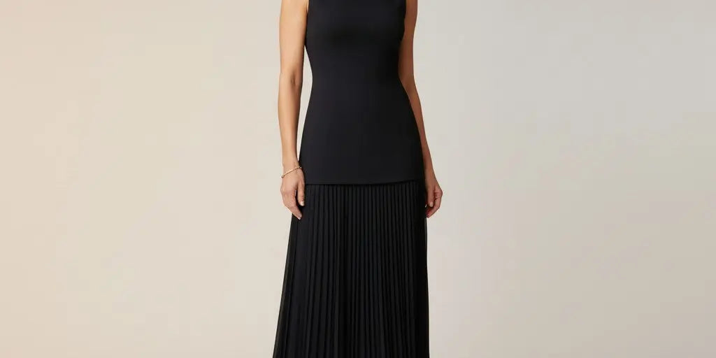 Claudia - Long sleeveless dress with pleat details
