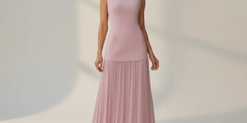 Claudia - Long sleeveless dress with pleat details