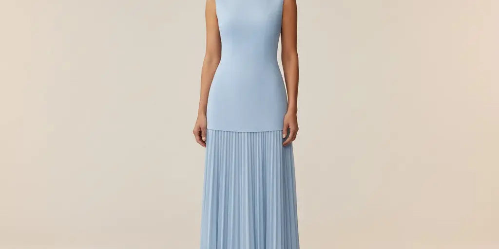 Claudia - Long sleeveless dress with pleat details